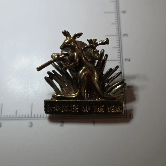 Rare Unique Sterling Silver Kangaroo Employee Of The Year Pin Brooch - Picture 8 of 8